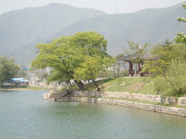 Ureukjeong Pavilion beside Uirimji Reservoir, Jecheon