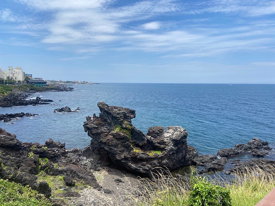 Yongduam Dragon Head Rock, Jeju City