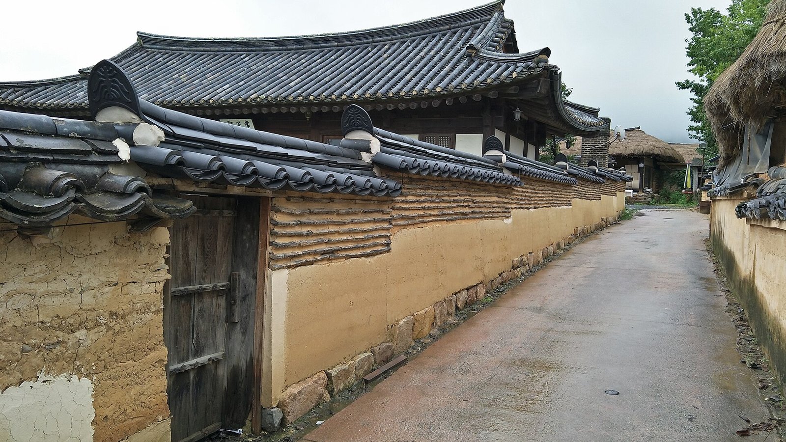 Traditional hanok houses at Hahoe Folk Village in Andong