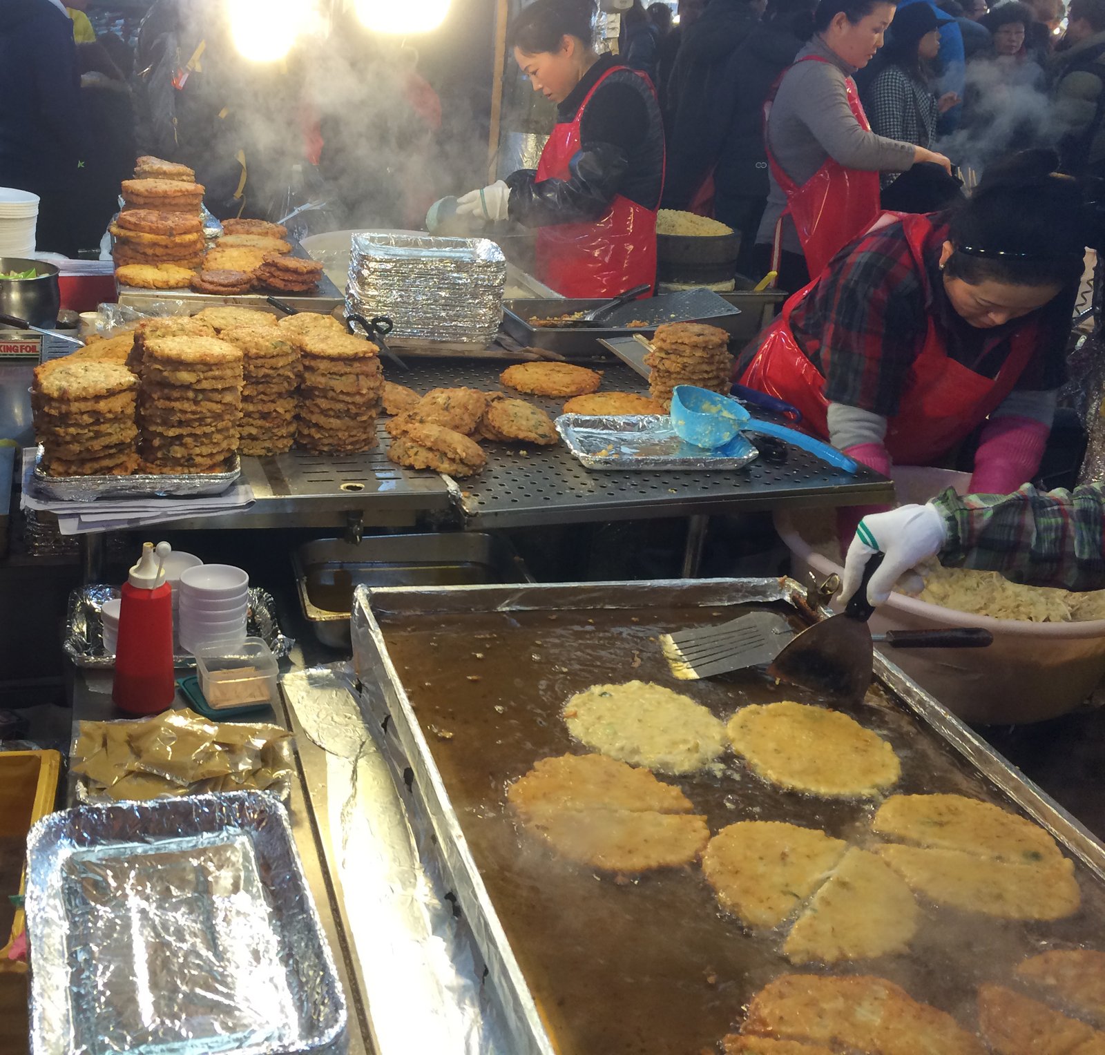 Gwangjang Market for First-Time Visitors: Food, Ordering and Price Checks